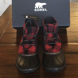 Sorel Women’s Out and About Boot. ❤️BNWT!